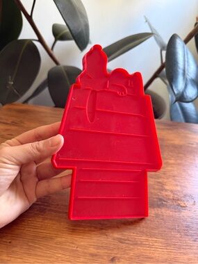 Vintage Snoopy Doghouse Plastic Cookie Cutter Press Peanuts Red